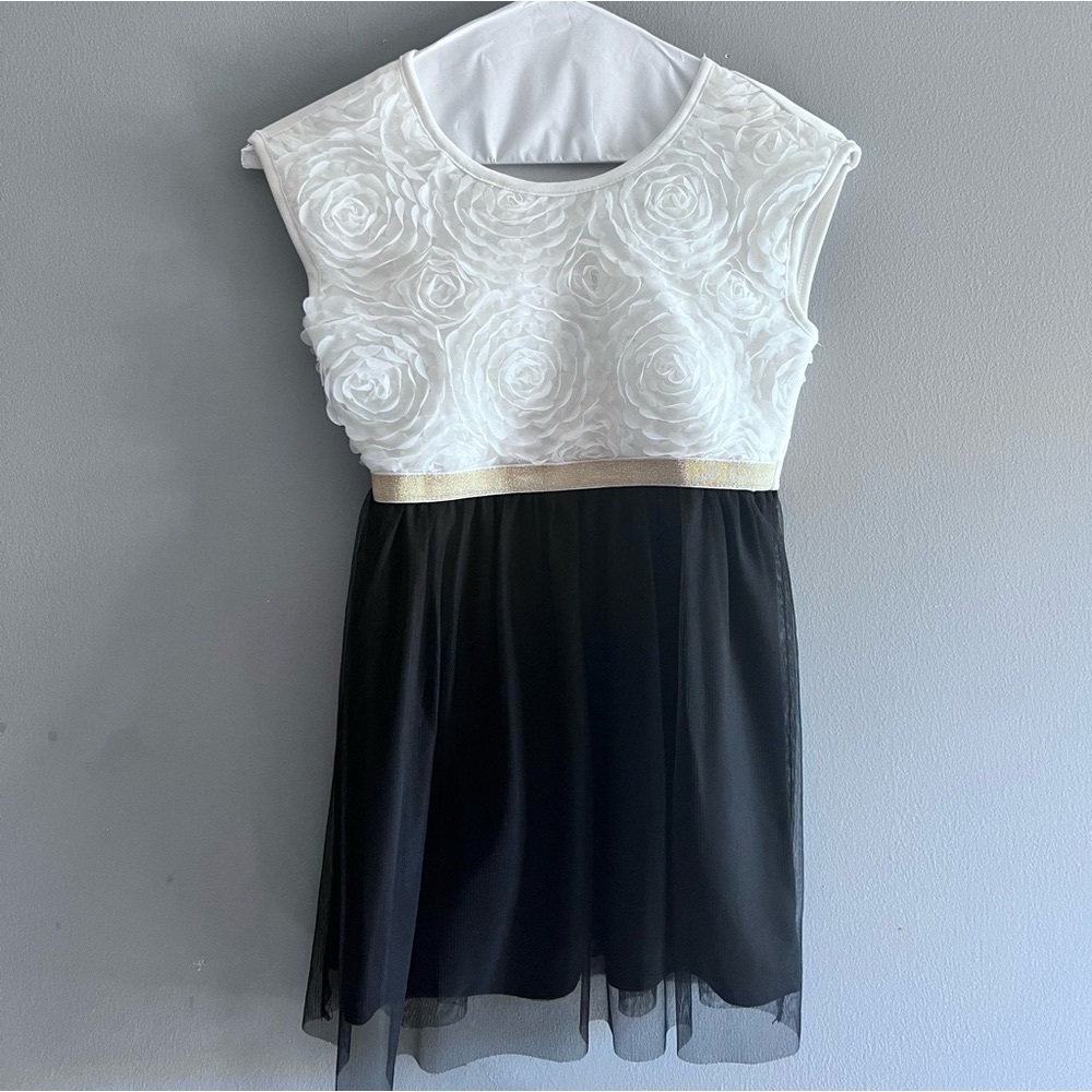 Flowered cream ,black and a touch of gold short sleeved dress